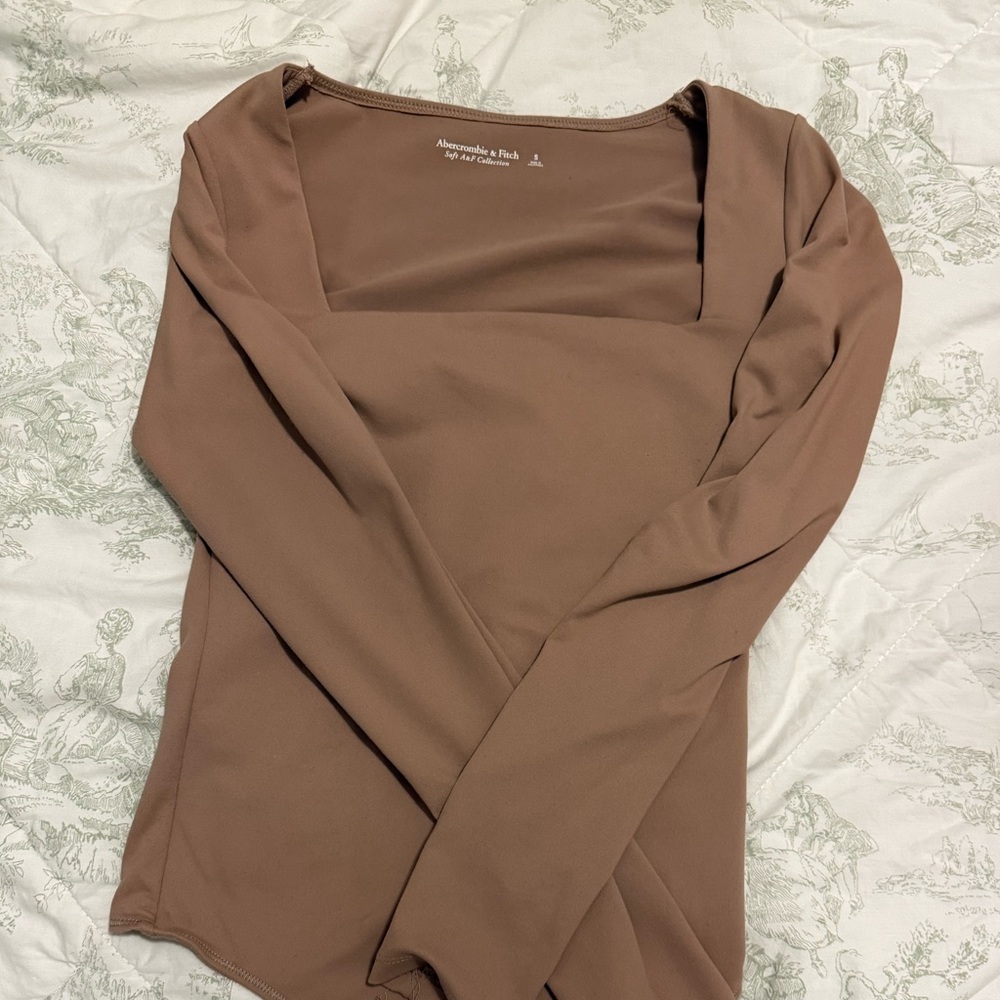 Abercrombie & Fitch Long-Sleeve Square Neck Bodysuit — Mauve Taupe